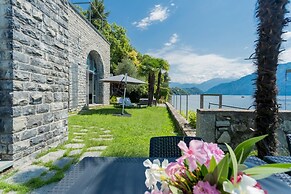 Sala Comacina Villas