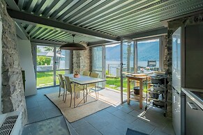 Sala Comacina Villas