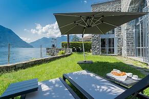 Sala Comacina Villas