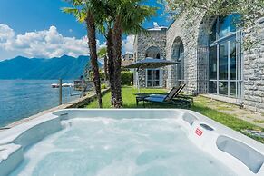 Sala Comacina Villas