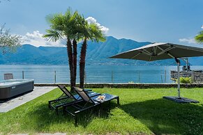 Sala Comacina Villas