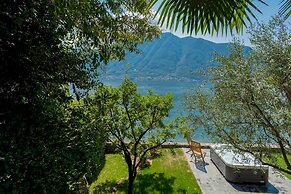 Sala Comacina Villas