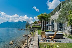 Sala Comacina Villas