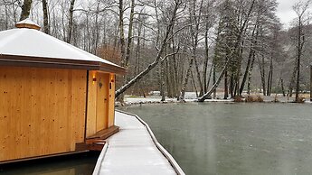 Pikol Lake Village Premium Glamping