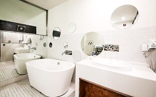 Elephant Shower Hotel