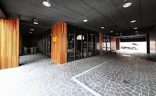 Elephant Shower Hotel