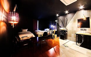 Elephant Shower Hotel