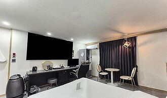 Hotel Advance