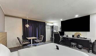 Hotel Advance