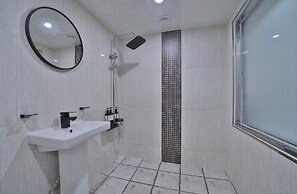 Hotel Advance
