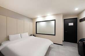 Hotel Advance