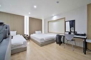 Hotel Advance