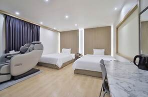 Hotel Advance