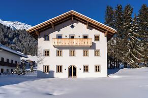 Chalet Silver Fox