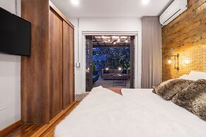 Casa Madera Parque Lleras by HOUSY HOST