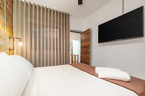 Casa Madera Parque Lleras by HOUSY HOST