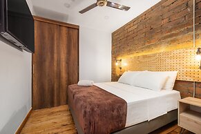 Casa Madera Parque Lleras by HOUSY HOST