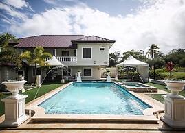 Vintage Oaks Hideaway