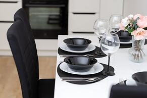 Obrońców Wybrzeża Gdynia by Renters