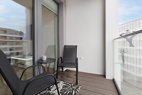 Obrońców Wybrzeża Gdynia by Renters