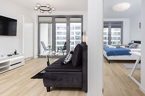 Obrońców Wybrzeża Gdynia by Renters