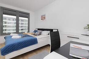 Obrońców Wybrzeża Gdynia by Renters