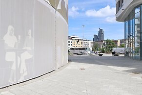 Obrońców Wybrzeża Gdynia by Renters