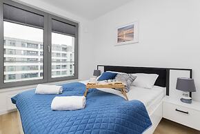 Obrońców Wybrzeża Gdynia by Renters