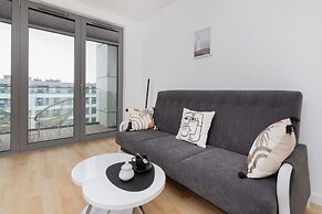 Obrońców Wybrzeża Gdynia by Renters