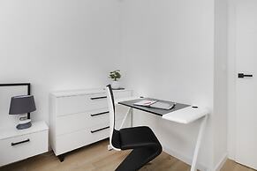 Obrońców Wybrzeża Gdynia by Renters