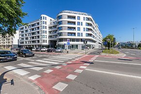 Obrońców Wybrzeża Gdynia by Renters