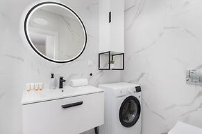 Obrońców Wybrzeża Gdynia by Renters