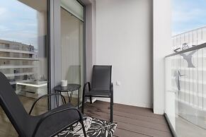 Obrońców Wybrzeża Gdynia by Renters