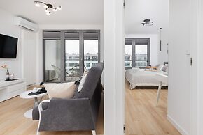 Obrońców Wybrzeża Gdynia by Renters