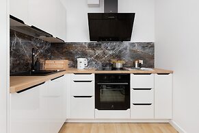 Obrońców Wybrzeża Gdynia by Renters