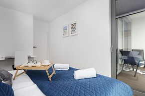 Obrońców Wybrzeża Gdynia by Renters