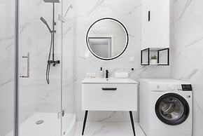 Obrońców Wybrzeża Gdynia by Renters