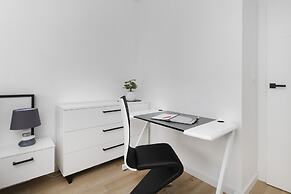 Obrońców Wybrzeża Gdynia by Renters