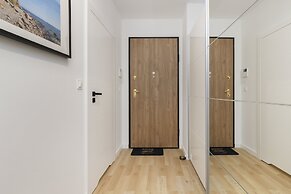 Obrońców Wybrzeża Gdynia by Renters