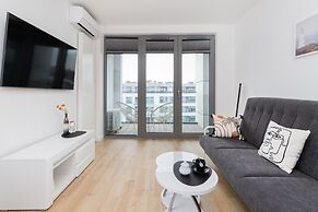 Obrońców Wybrzeża Gdynia by Renters