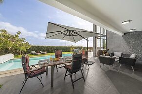 Pool, sun and sea View - Villa das Quebradas