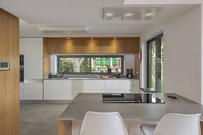 Pool, sun and sea View - Villa das Quebradas