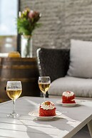 Pool, sun and sea View - Villa das Quebradas