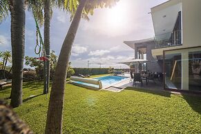 Pool, sun and sea View - Villa das Quebradas