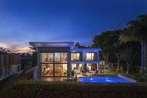 Pool, sun and sea View - Villa das Quebradas