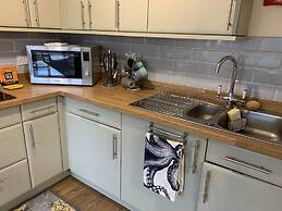 1 Bed-cottage-parking-patio-close to Coasts