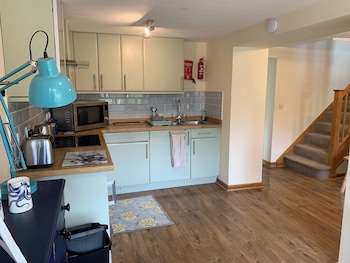 1 Bed-cottage-parking-patio-close to Coasts