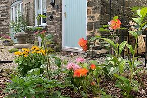 1 Bed-cottage-parking-patio-close to Coasts