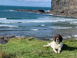 1 Bed-cottage-parking-patio-close to Coasts