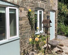 1 Bed-cottage-parking-patio-close to Coasts